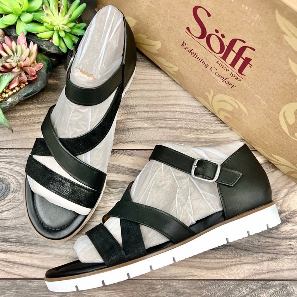 NIB Sofft Maretta Strappy Sandal Closed Heel Black Leather